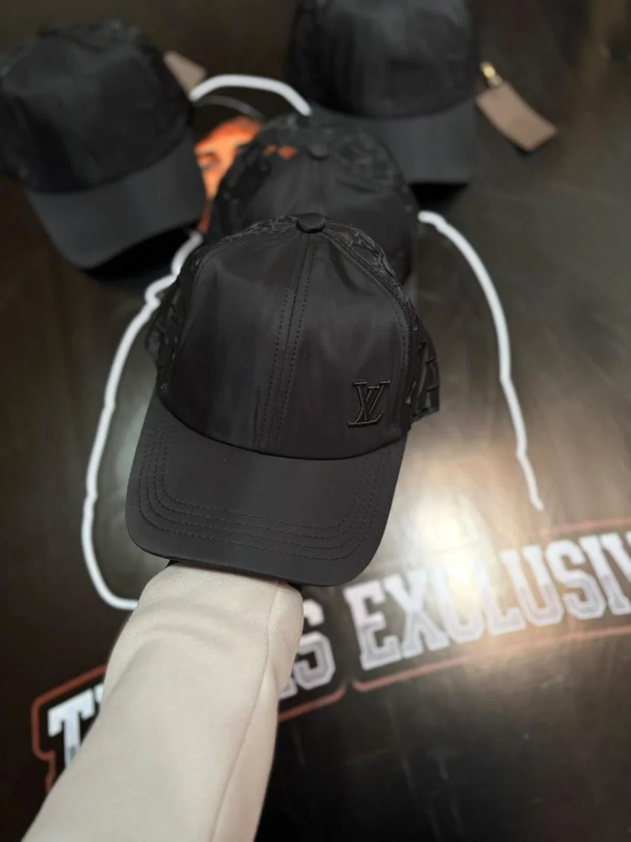 GORRO LV